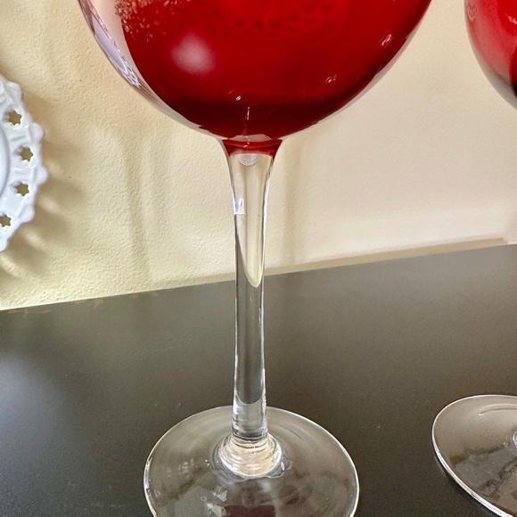 SET/2, VINTAGE, HAND BLOWN, RUBY RED, BALLOON WINE GLASSES. CLEAR STEM & BASE. - Picture 5 of 9